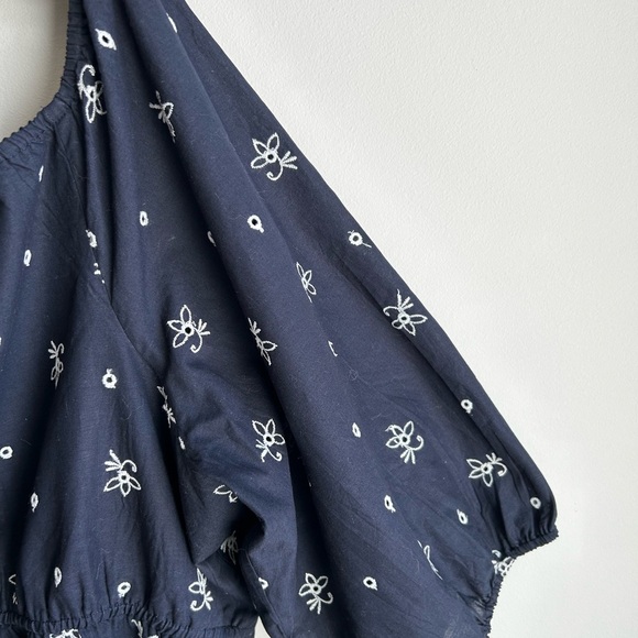 LANE BRYANT Off Shoulder Peplum Blouse Top Navy Blue White Embroidered Size 24 - Picture 10 of 15